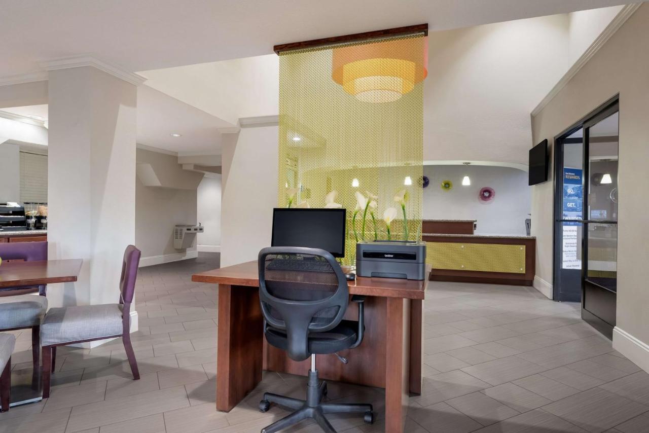 Surestay Hotel By Best Western Deer Park Εξωτερικό φωτογραφία
